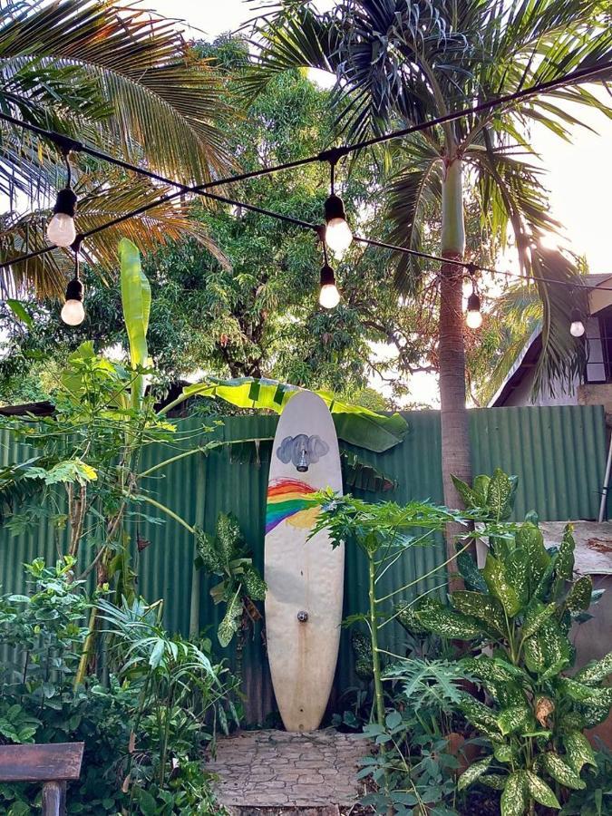 Coral Reef Surf Hostel And Camp Tamarindo Luaran gambar