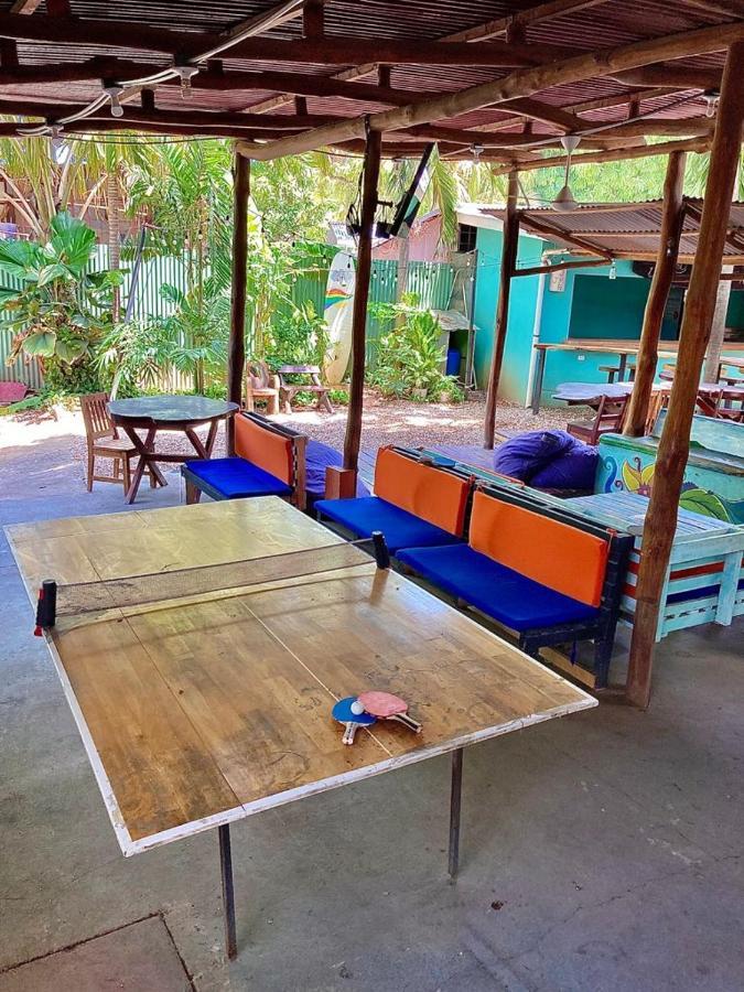 Coral Reef Surf Hostel And Camp Tamarindo Luaran gambar