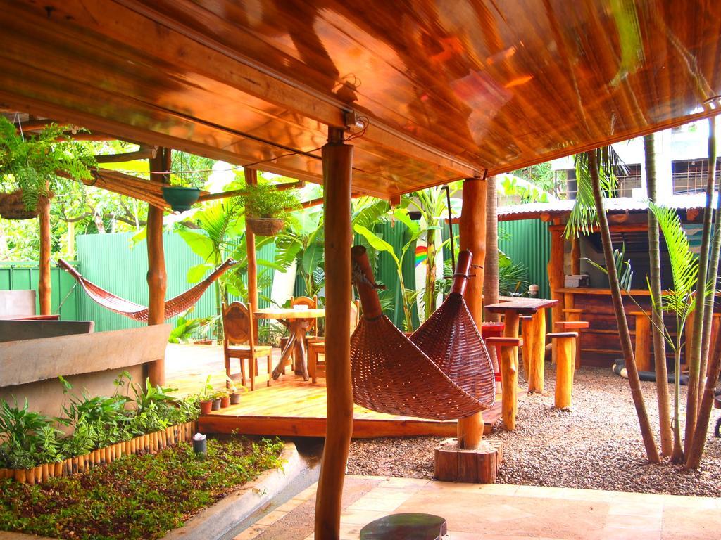 Coral Reef Surf Hostel And Camp Tamarindo Bilik gambar