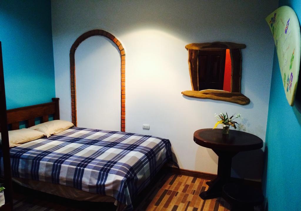 Coral Reef Surf Hostel And Camp Tamarindo Bilik gambar