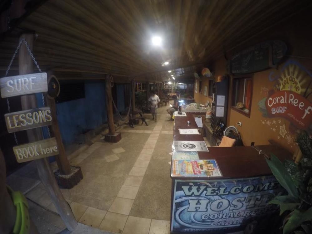 Coral Reef Surf Hostel And Camp Tamarindo Luaran gambar
